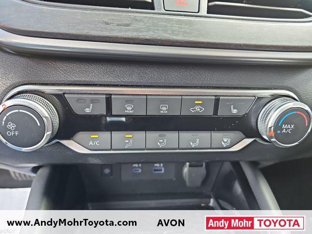 Photo of 2024 Pearl White Tricoat Nissan Altima