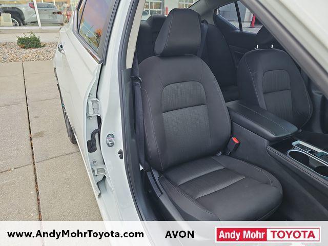 Photo of 2024 Pearl White Tricoat Nissan Altima
