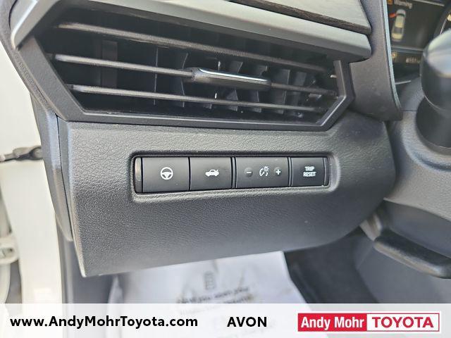 Photo of 2024 Pearl White Tricoat Nissan Altima