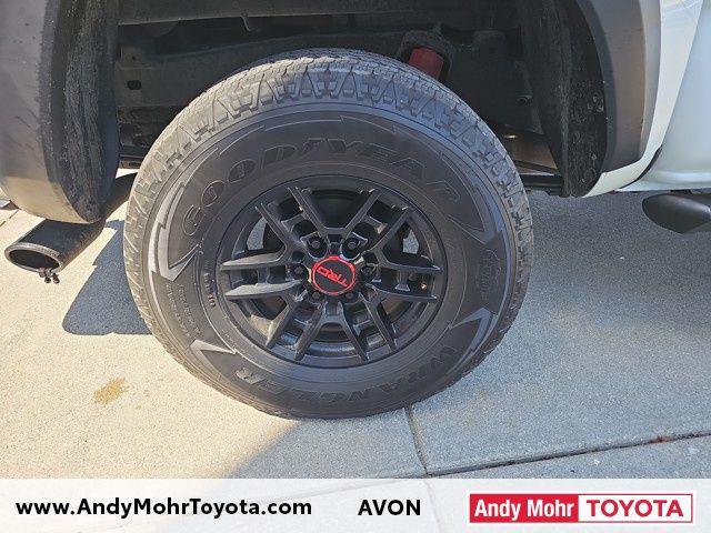 Photo of 2021 Super White Toyota Tacoma