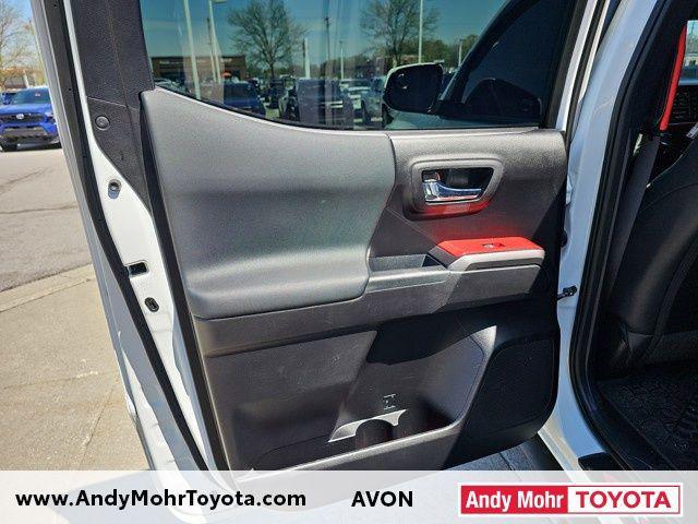 Photo of 2021 Super White Toyota Tacoma