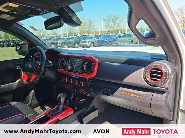 Photo of 2021 Super White Toyota Tacoma