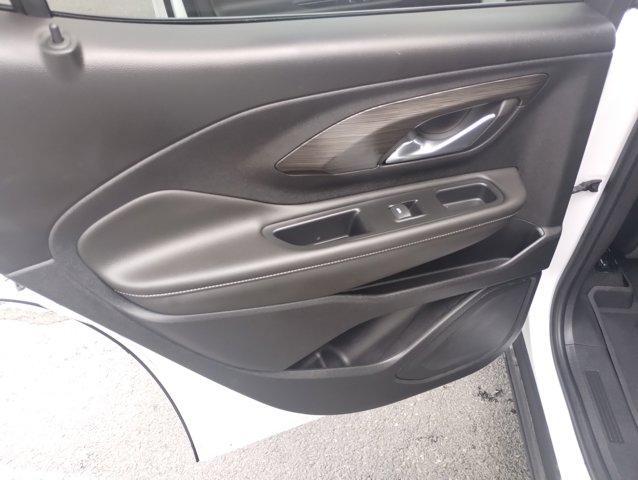 Photo of 2022 Summit White GMC Terrain