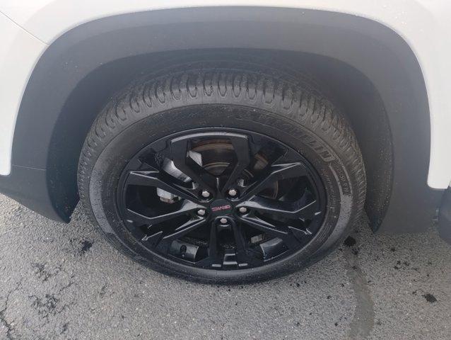 Photo of 2022 Summit White GMC Terrain