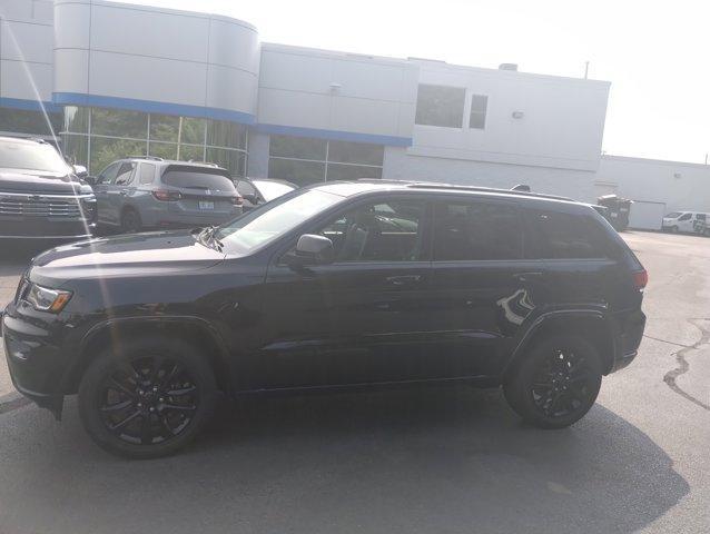 Photo of 2020 Diamond Black Jeep Grand Cherokee