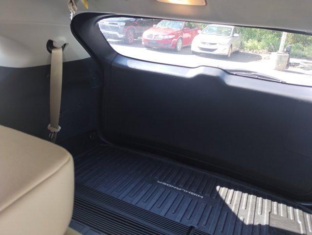 Photo of 2022 Red Toyota Highlander