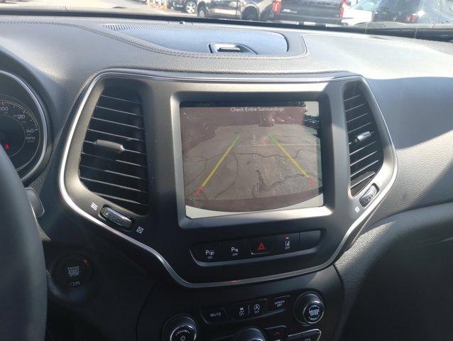 Photo of 2023 Bright White Clearcoat Jeep Cherokee