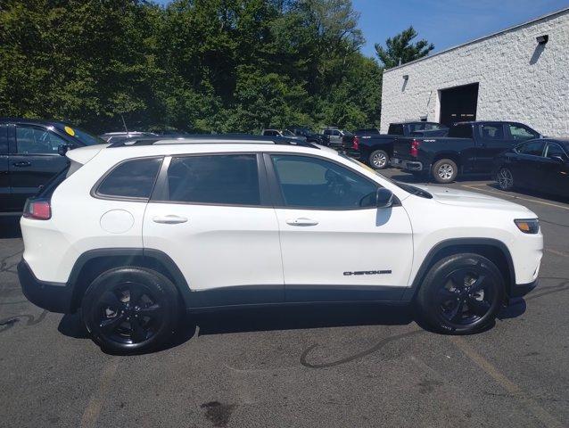 Photo of 2023 Bright White Clearcoat Jeep Cherokee