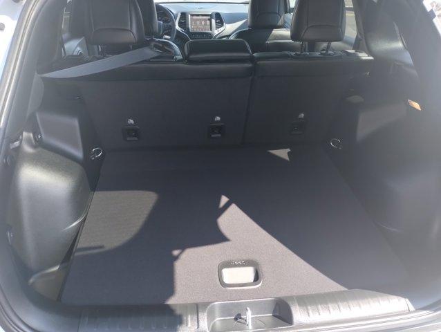 Photo of 2023 Bright White Clearcoat Jeep Cherokee
