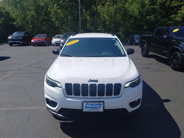 Photo of 2023 Bright White Clearcoat Jeep Cherokee