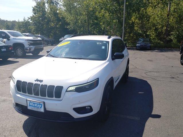 Photo of 2023 Bright White Clearcoat Jeep Cherokee