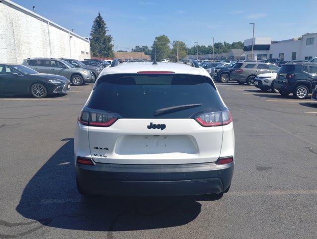 Photo of 2023 Bright White Clearcoat Jeep Cherokee