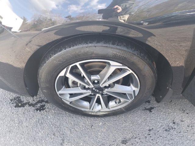 Photo of 2022 Aurora Black Kia Forte