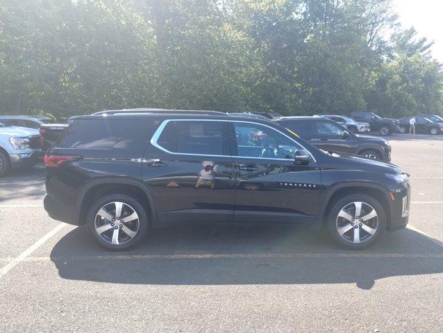 Photo of 2023 Mosaic Black Metallic Chevrolet Traverse
