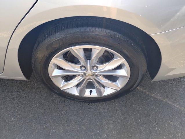 Photo of 2022 Silver Ice Metallic Chevrolet Malibu
