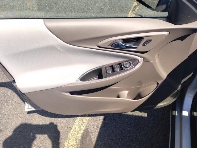 Photo of 2022 Silver Ice Metallic Chevrolet Malibu