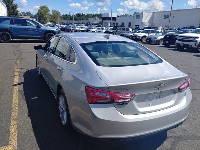 Photo of 2022 Silver Ice Metallic Chevrolet Malibu