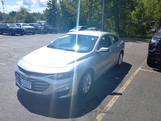 Photo of 2022 Silver Ice Metallic Chevrolet Malibu