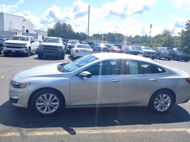 Photo of 2022 Silver Ice Metallic Chevrolet Malibu