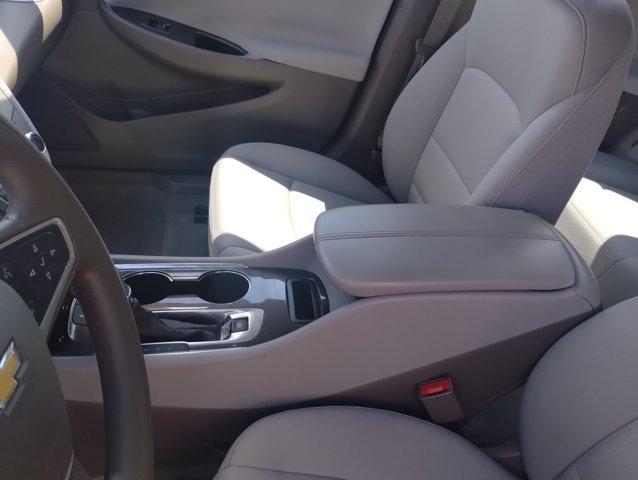 Photo of 2022 Silver Ice Metallic Chevrolet Malibu