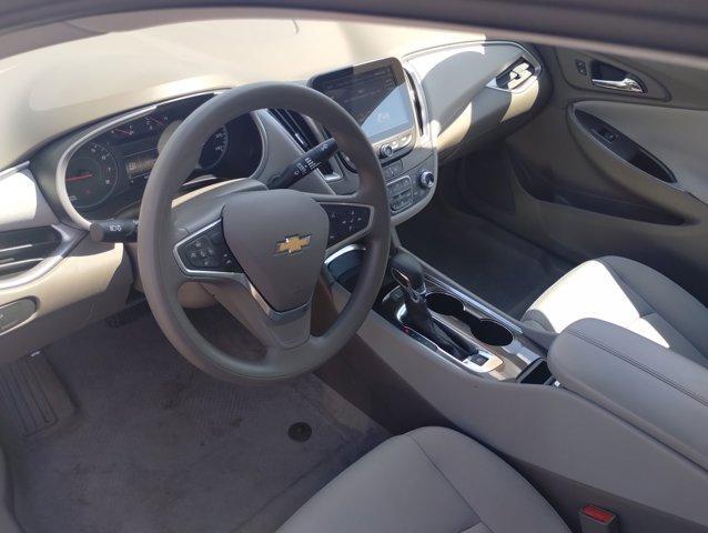 Photo of 2022 Silver Ice Metallic Chevrolet Malibu