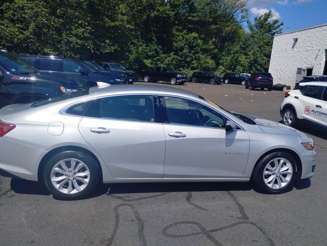 Photo of 2022 Silver Ice Metallic Chevrolet Malibu