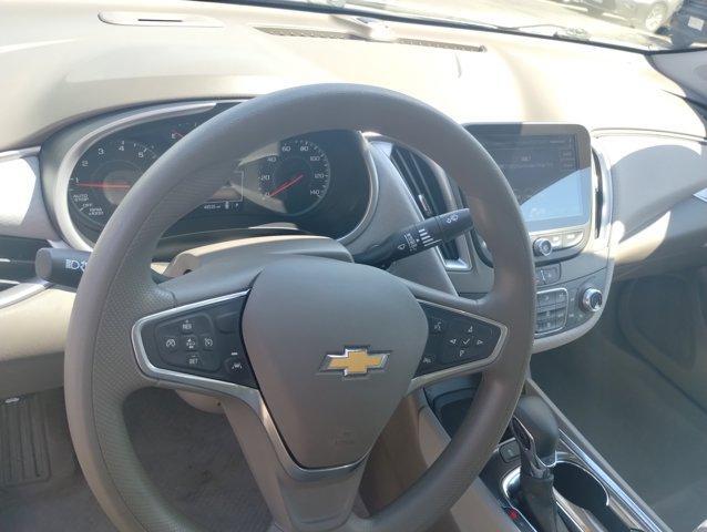 Photo of 2022 Silver Ice Metallic Chevrolet Malibu