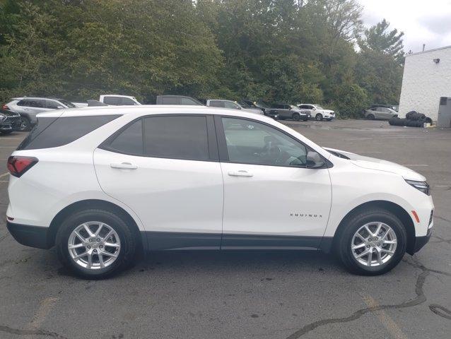 Photo of 2023 Summit White Chevrolet Equinox