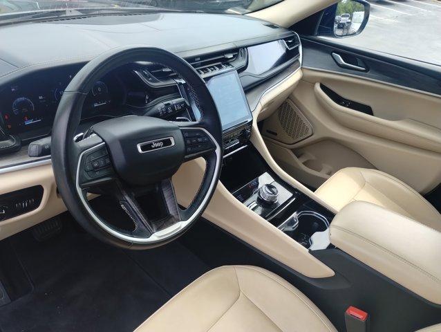 Photo of 2022 Metallic Jeep Grand Cherokee L