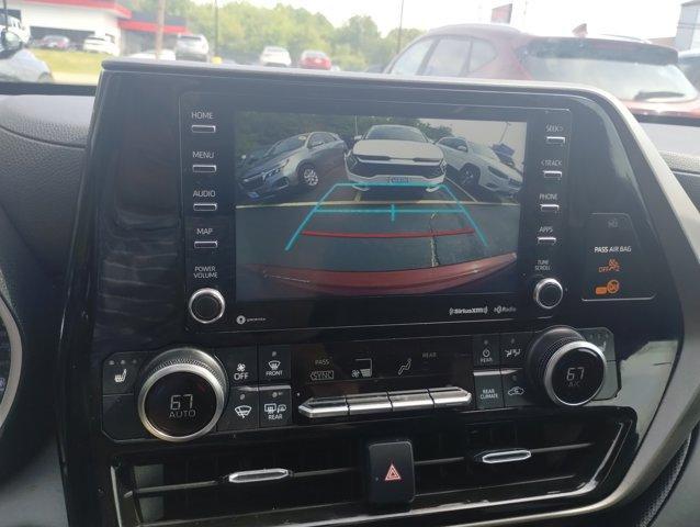 Photo of 2022 Opulent Amber Toyota Highlander