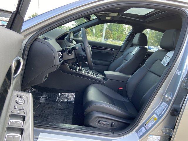 Photo of 2025 Solar Silver Metallic Honda Civic Hybrid