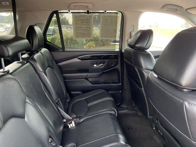 Photo of 2025 Gray Honda Pilot