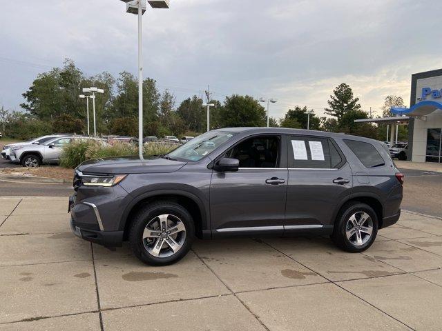 Photo of 2025 Gray Honda Pilot