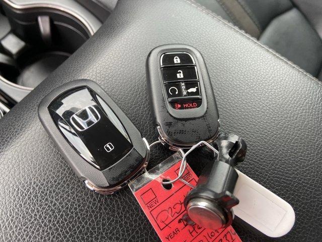 Photo of 2025 Gray Honda Pilot