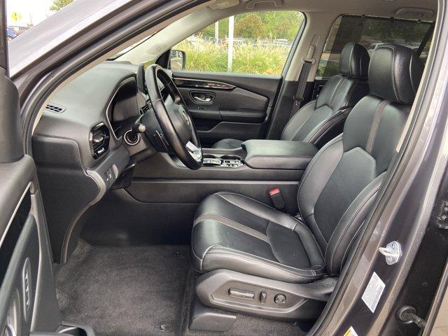 Photo of 2025 Gray Honda Pilot
