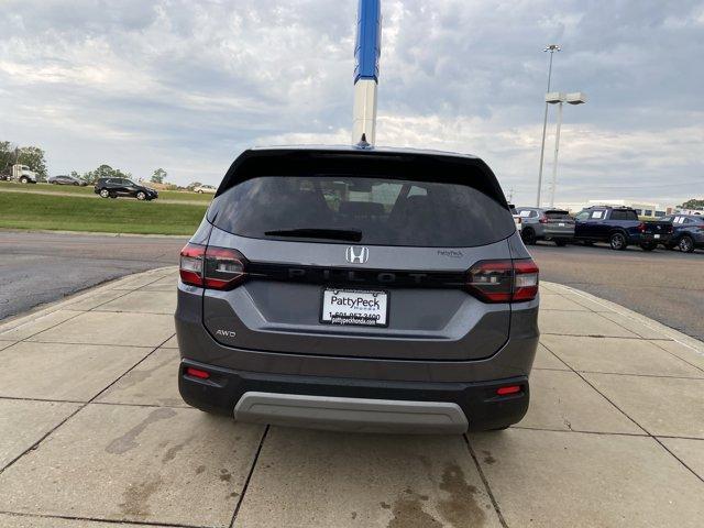 Photo of 2025 Gray Honda Pilot