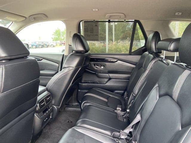 Photo of 2025 Gray Honda Pilot