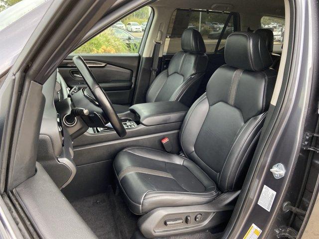 Photo of 2025 Gray Honda Pilot