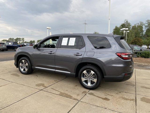 Photo of 2025 Gray Honda Pilot
