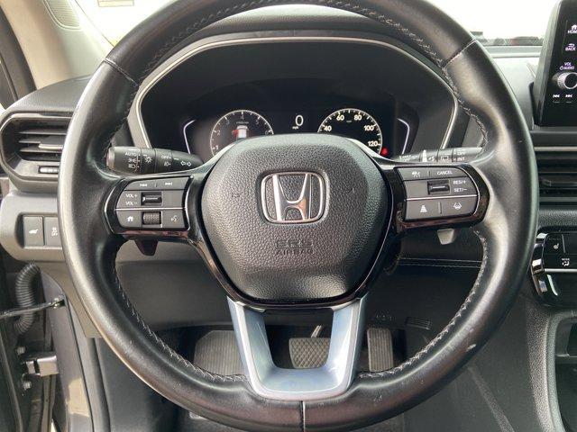Photo of 2025 Gray Honda Pilot