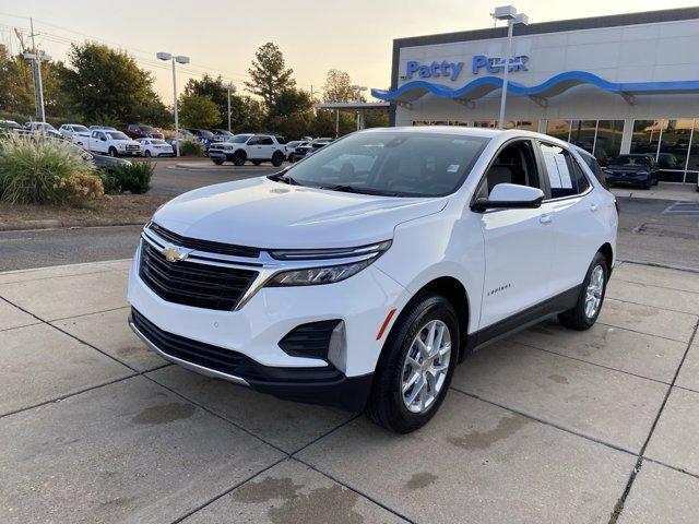 Photo of 2023 Summit White Chevrolet Equinox