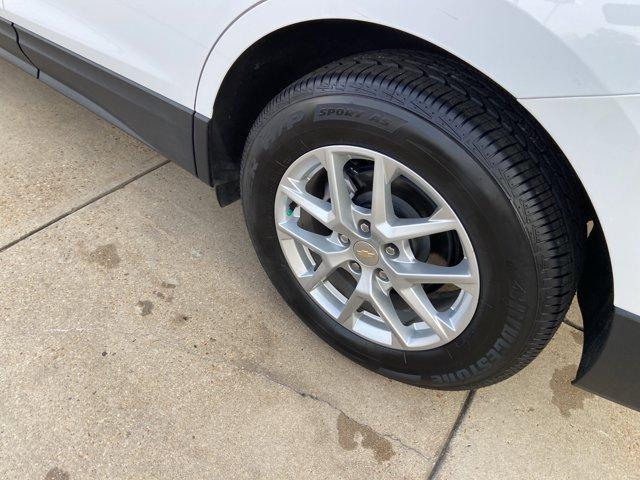 Photo of 2023 Summit White Chevrolet Equinox