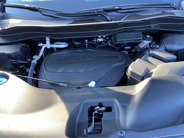 Photo of 2025 Crystal Black Pearl Honda Ridgeline