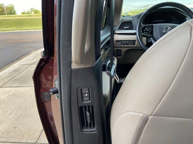 Photo of 2020 Deep Scarlet Pearl Honda Odyssey