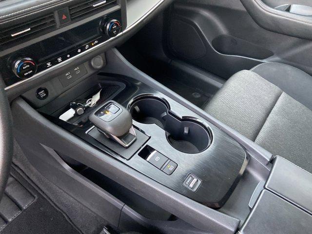 Photo of 2024 Black Nissan Rogue