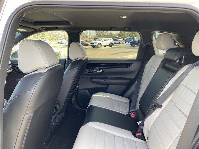 Photo of 2025 Platinum White Pearl Honda CR-V Hybrid