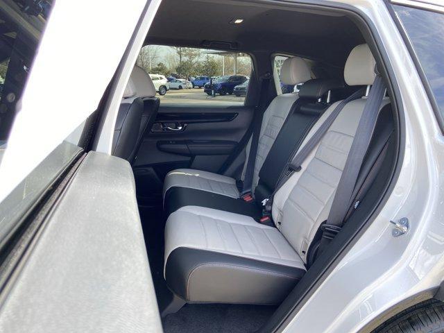 Photo of 2025 Platinum White Pearl Honda CR-V Hybrid