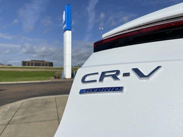 Photo of 2025 Platinum White Pearl Honda CR-V Hybrid