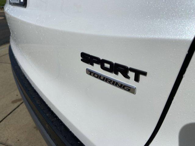 Photo of 2025 Platinum White Pearl Honda CR-V Hybrid