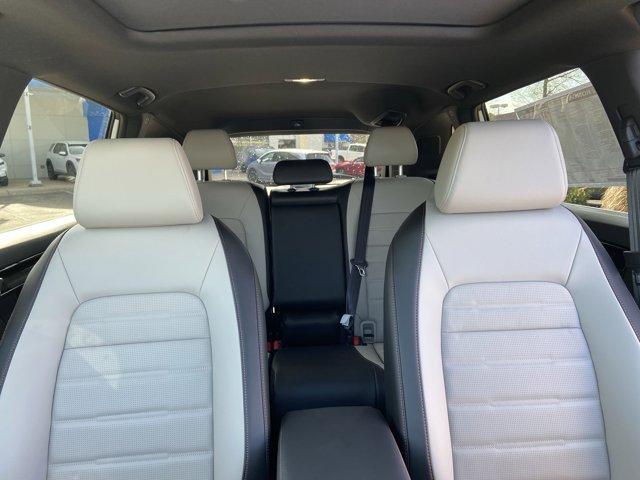 Photo of 2025 Platinum White Pearl Honda CR-V Hybrid